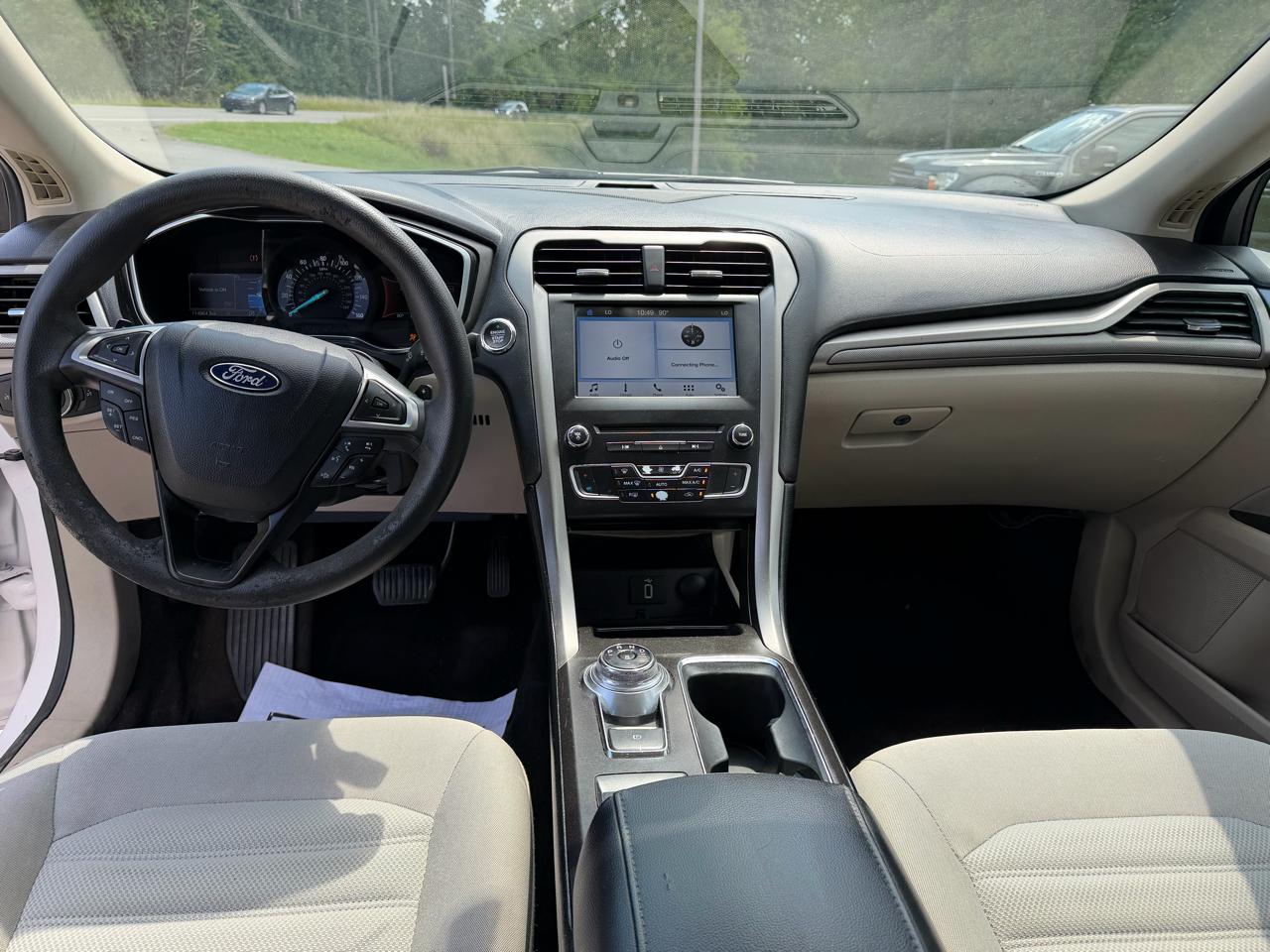 Ford Fusion SE FWD 2017