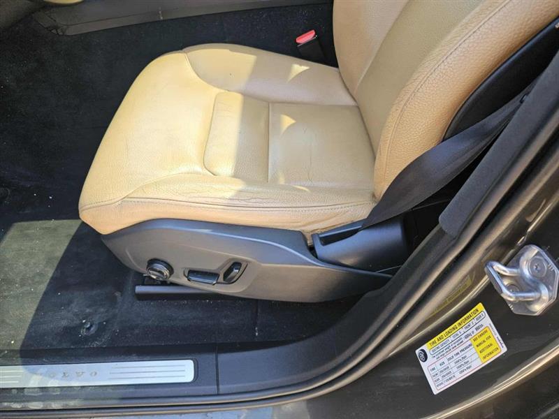 2018 Volvo XC60 T5 Momentum AWD