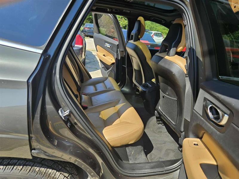 Volvo XC60 T5 Momentum AWD 2018