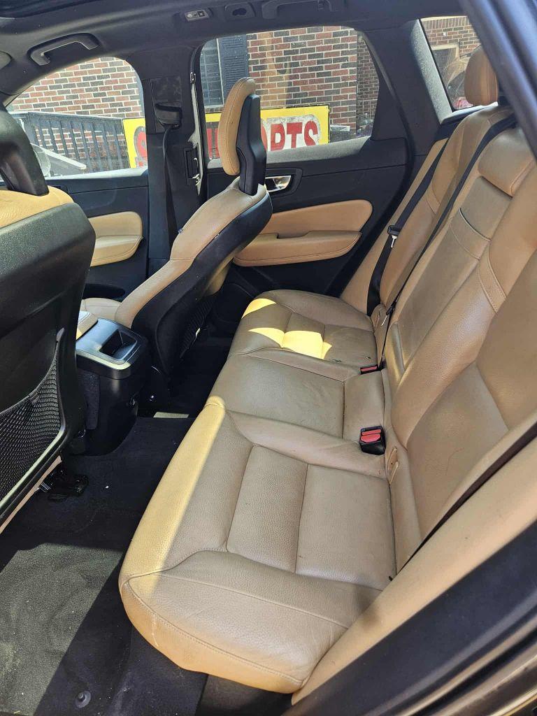 Volvo XC60 T5 Momentum AWD 2018