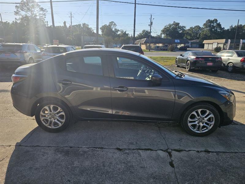 Toyota Yaris iA 6A 2017