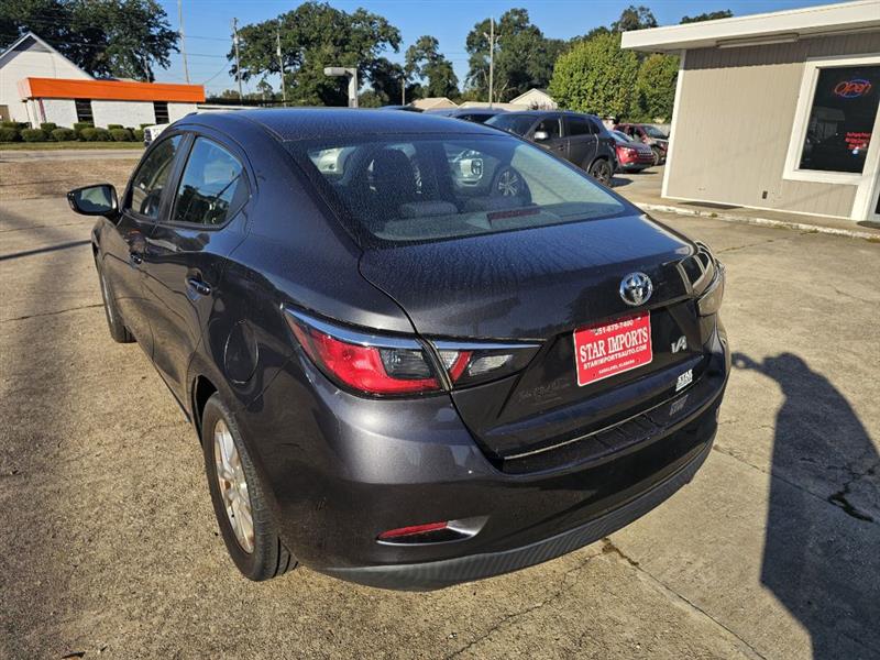 Toyota Yaris iA 6A 2017