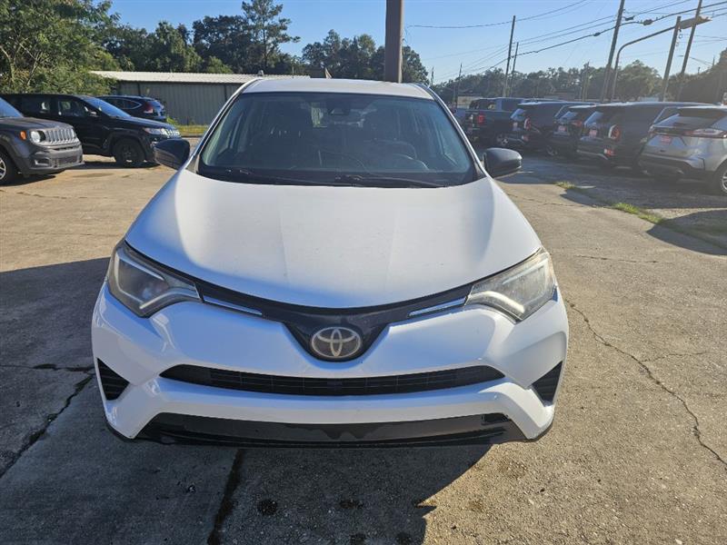 Toyota RAV4 LE FWD 2018