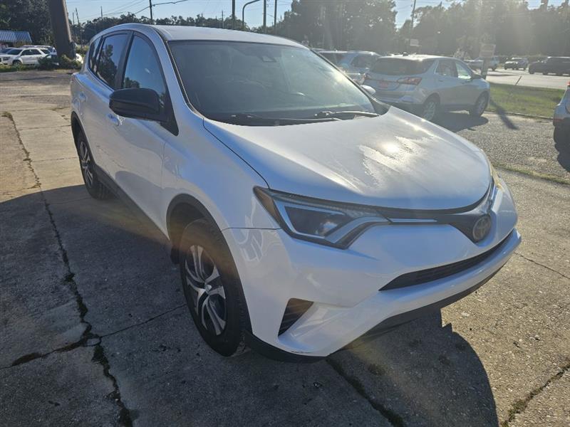 Toyota RAV4 LE FWD 2018