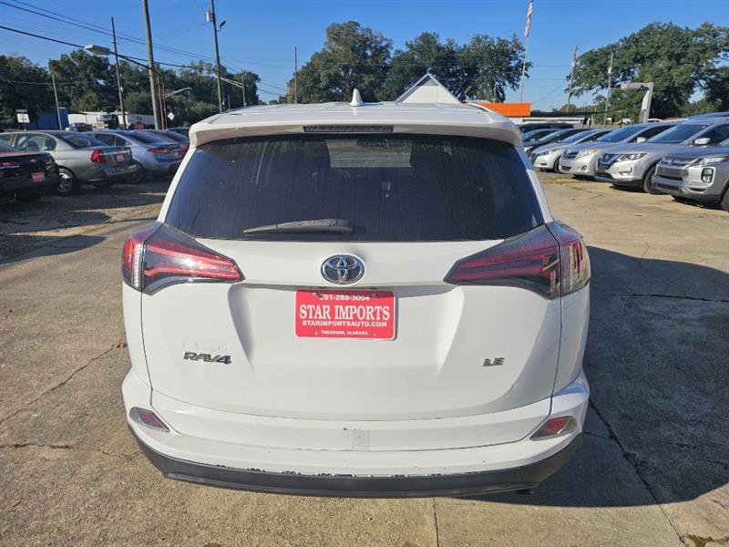 Toyota RAV4 LE FWD 2018