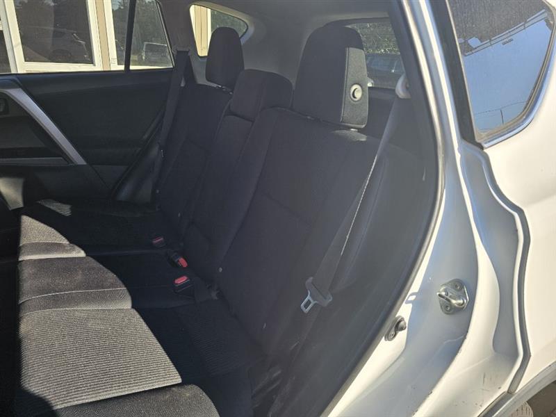 Toyota RAV4 LE FWD 2018