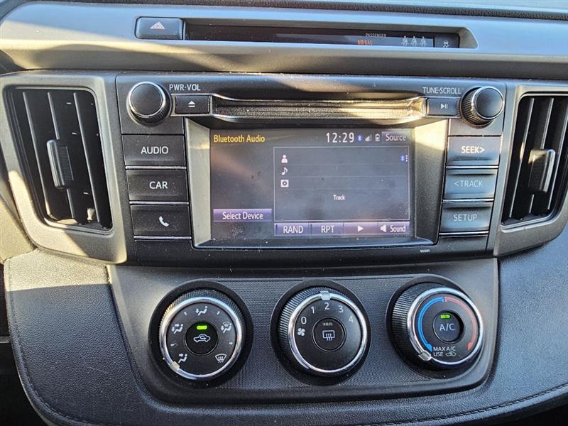 Toyota RAV4 LE FWD 2018