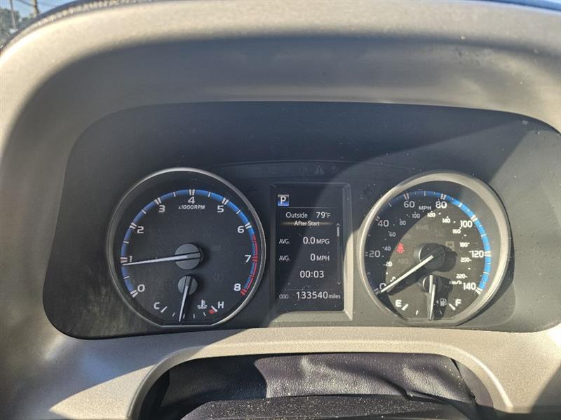 Toyota RAV4 LE FWD 2018