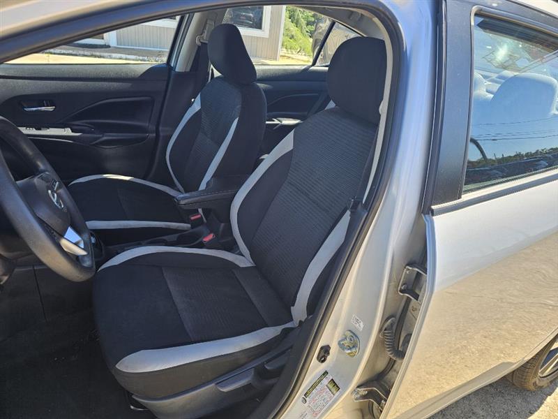Nissan Versa SV 2020