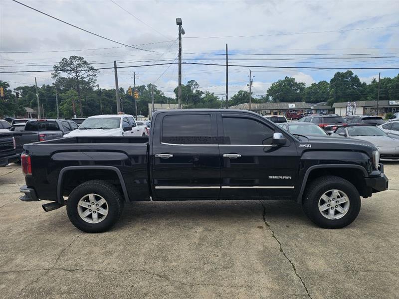 2018 GMC Sierra 4WD Crew Cab Short Box SLT's photo