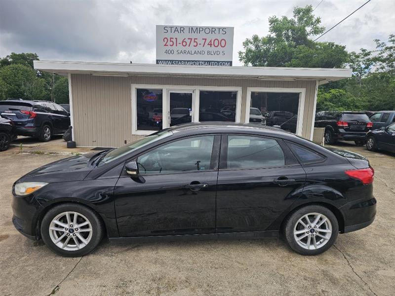 2017 Ford Focus Sedan SE's photo