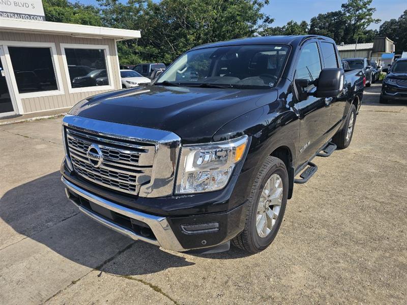 2022 Nissan Titan SL Crew Cab 2WD