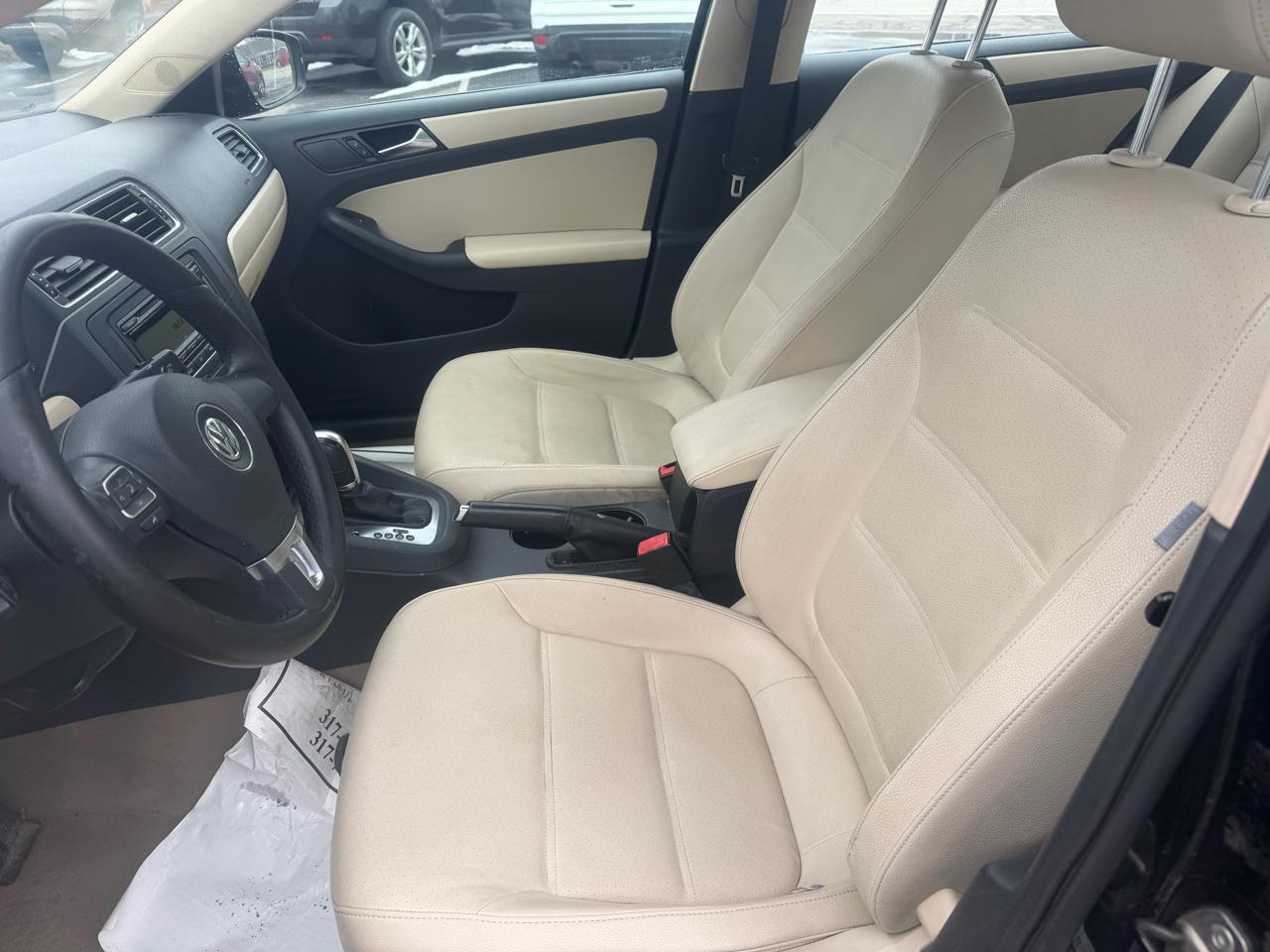 Volkswagen Jetta SE 2011