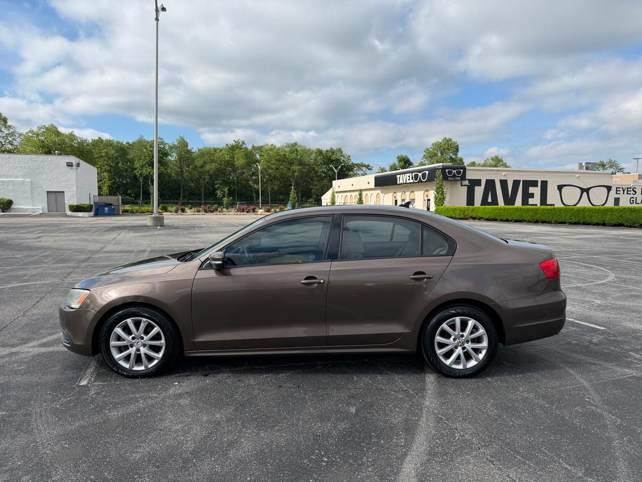 Volkswagen JETTA SE  2011
