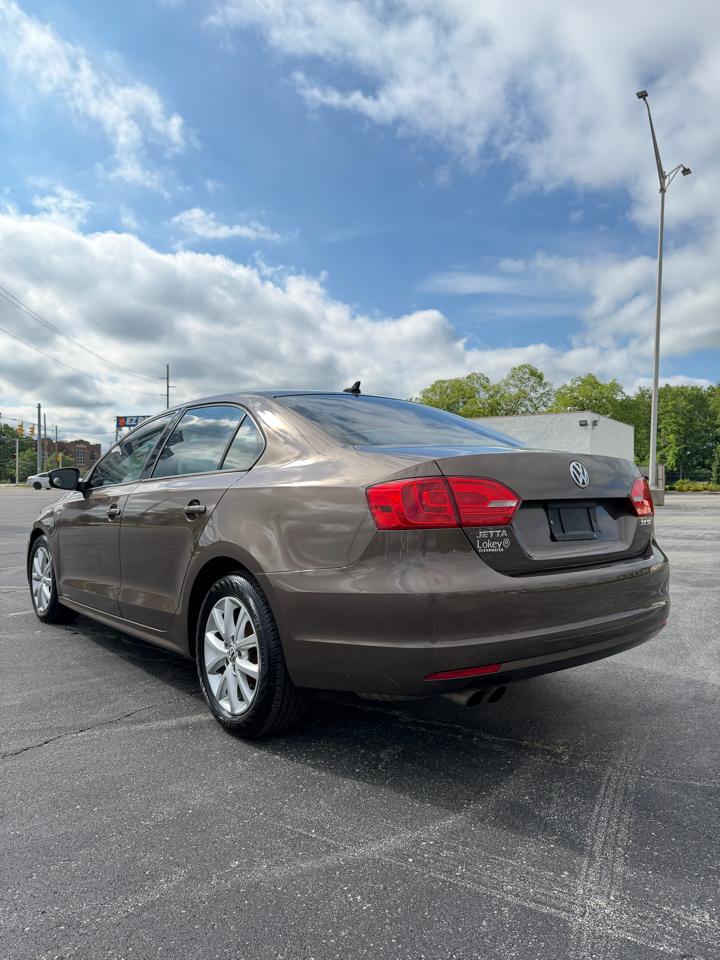 Volkswagen JETTA SE  2011