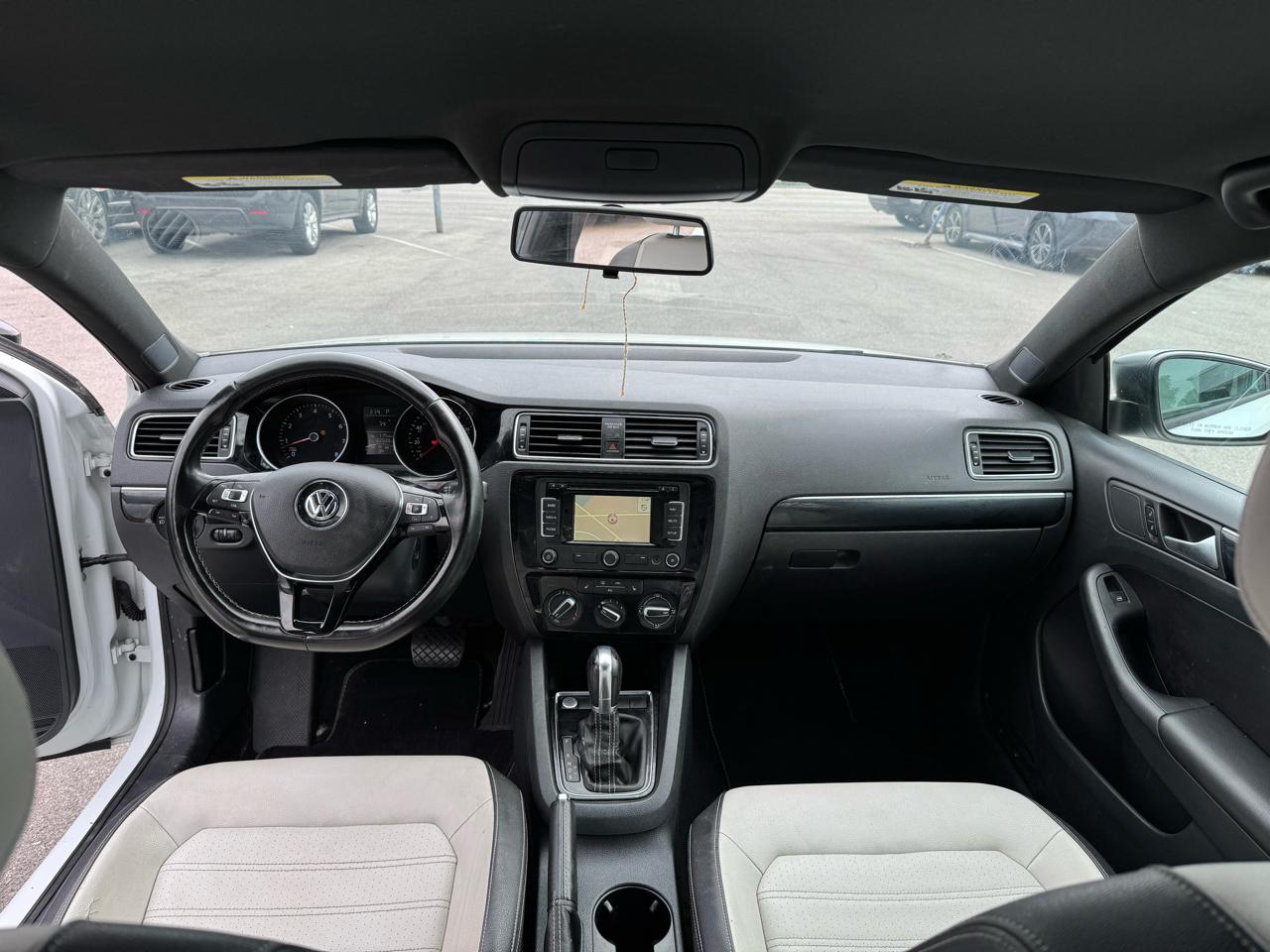 Volkswagen Jetta SE 6A 2015
