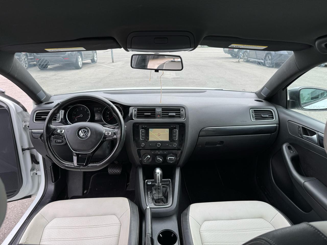 Volkswagen Jetta SE 6A 2015