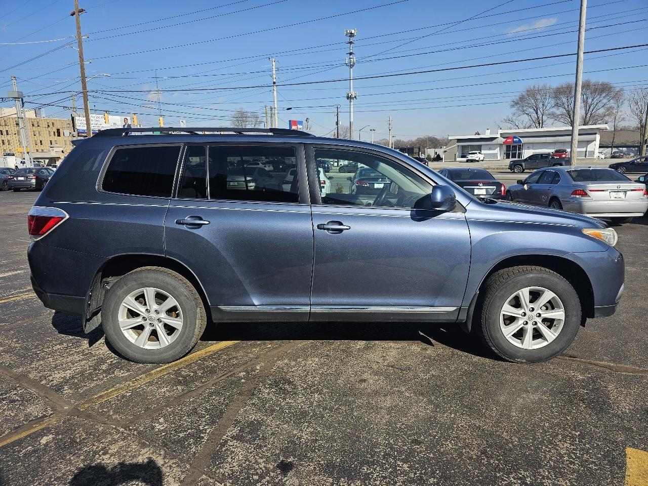 Toyota Highlander 4WD 4dr V6 (Natl) 2013
