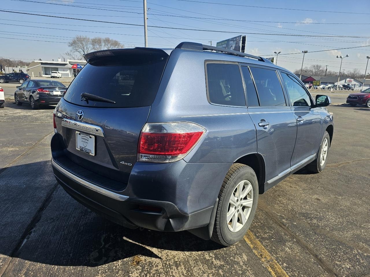 Toyota Highlander 4WD 4dr V6 (Natl) 2013