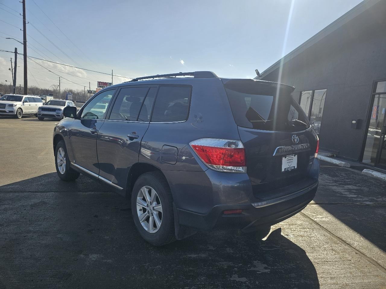 Toyota Highlander 4WD 4dr V6 (Natl) 2013