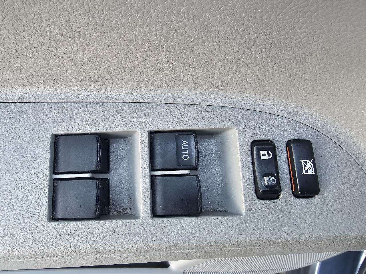 Toyota Highlander 4WD 4dr V6 (Natl) 2013