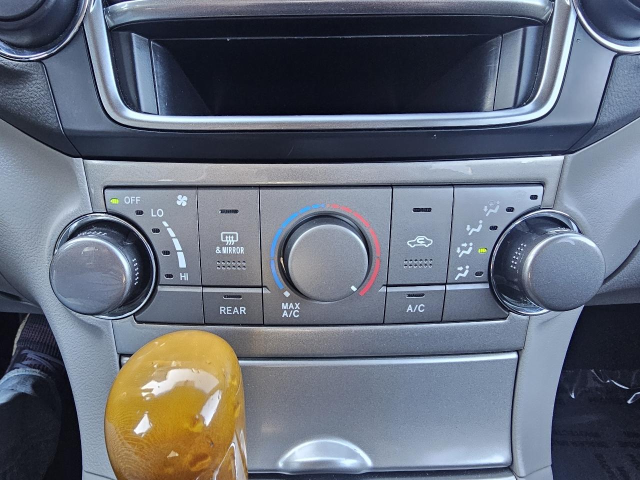 Toyota Highlander 4WD 4dr V6 (Natl) 2013