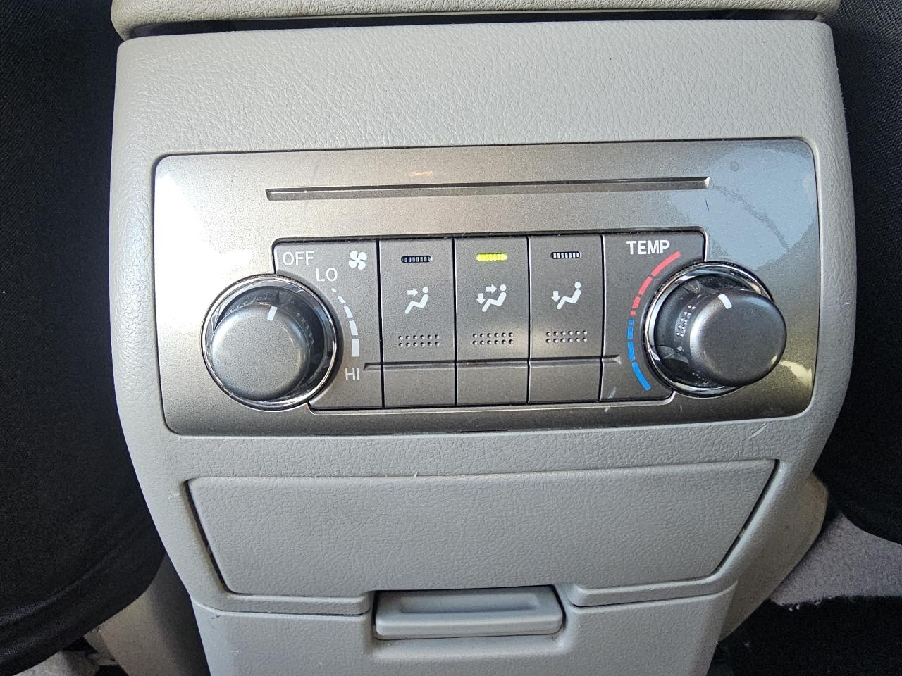 Toyota Highlander 4WD 4dr V6 (Natl) 2013