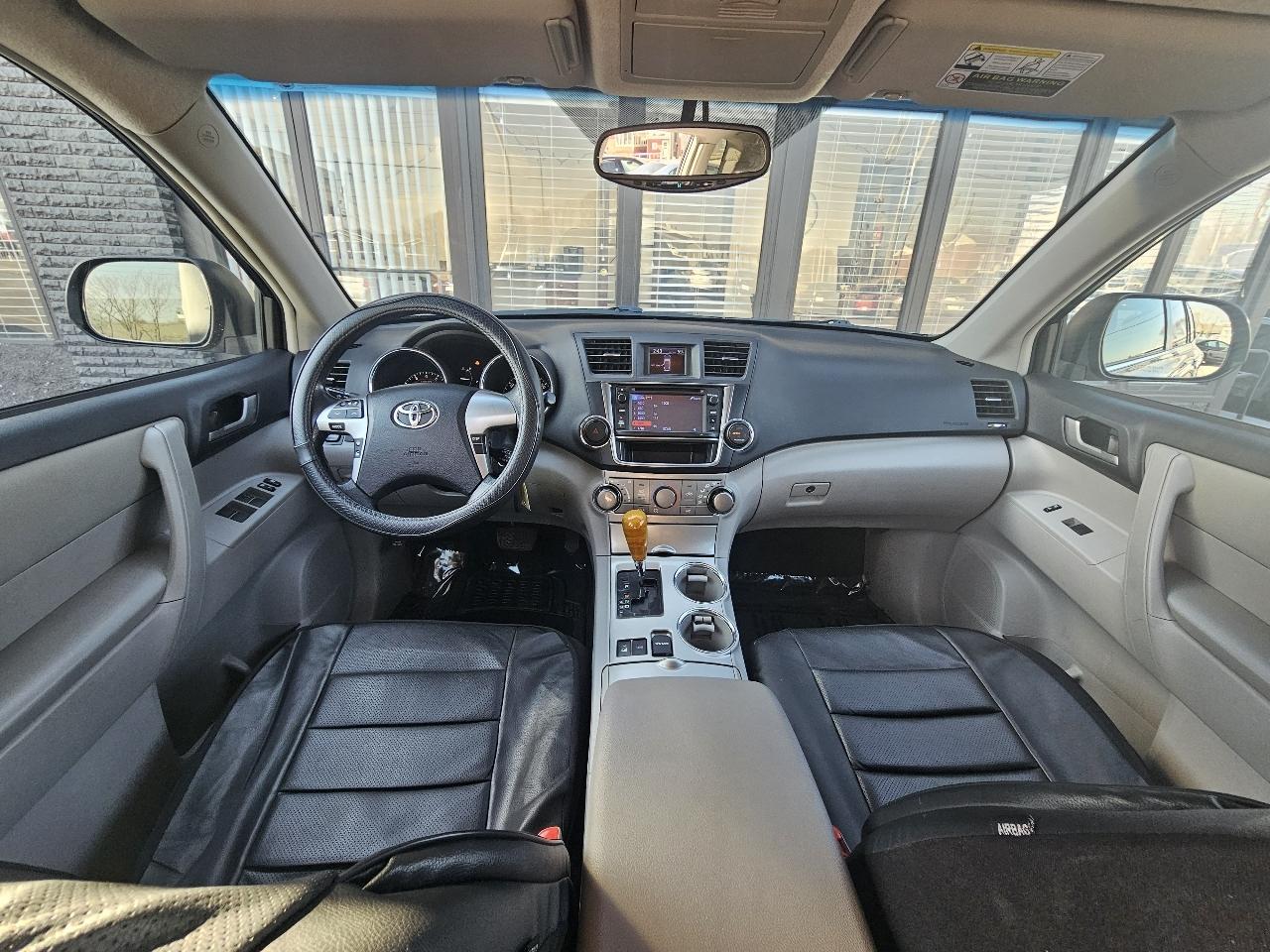 Toyota Highlander 4WD 4dr V6 (Natl) 2013