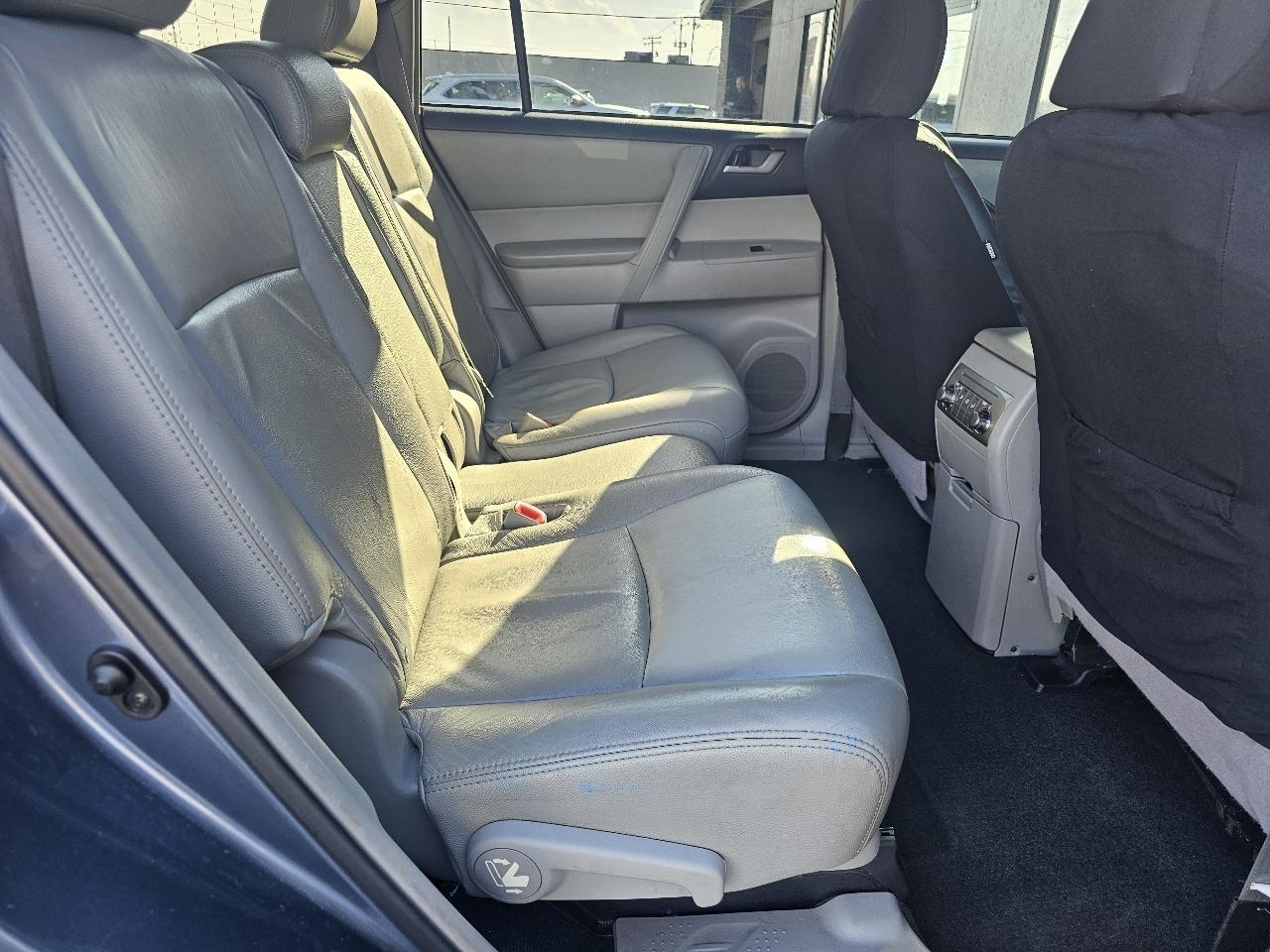 Toyota Highlander 4WD 4dr V6 (Natl) 2013