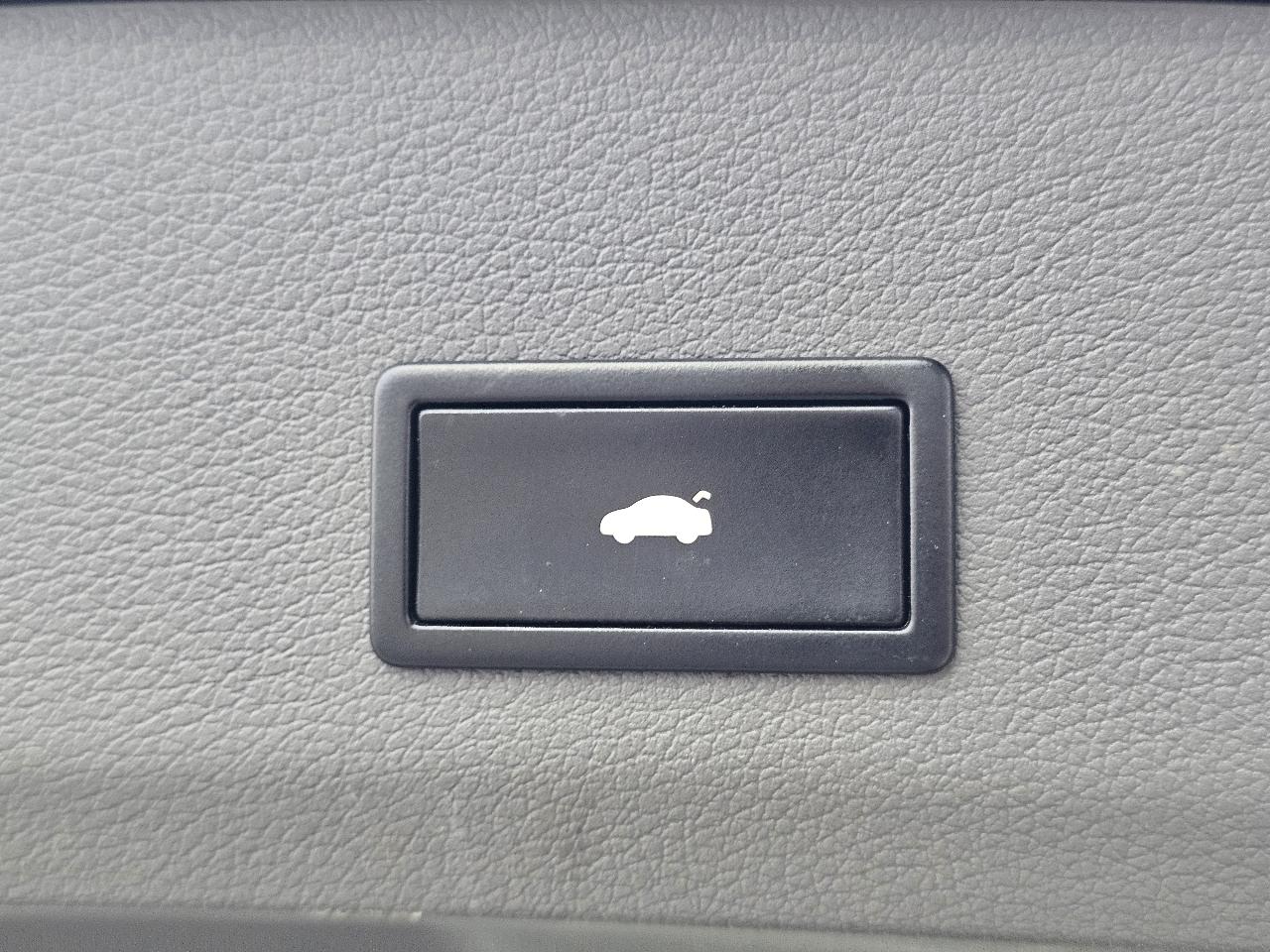 Audi Q7 quattro 4dr 3.0L TDI Premium Plus 2013