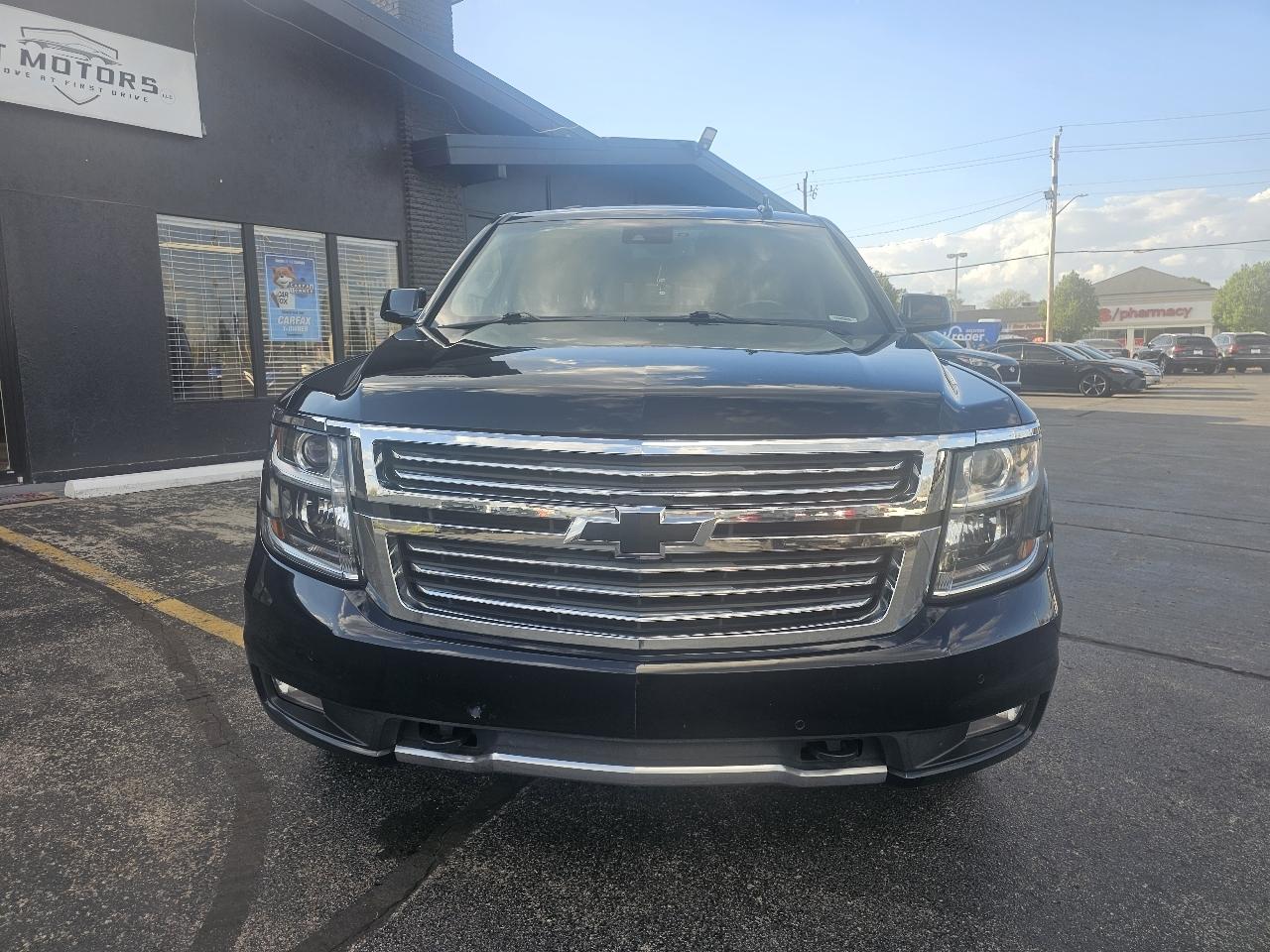 Chevrolet Suburban 4WD 4dr 1500 LT 2019