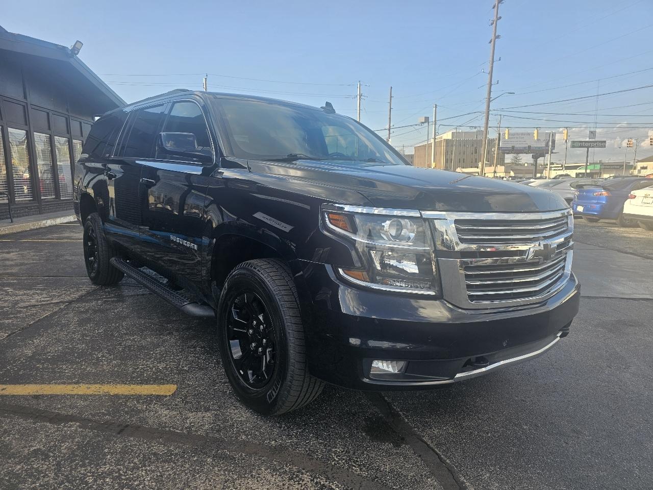 Chevrolet Suburban 4WD 4dr 1500 LT 2019