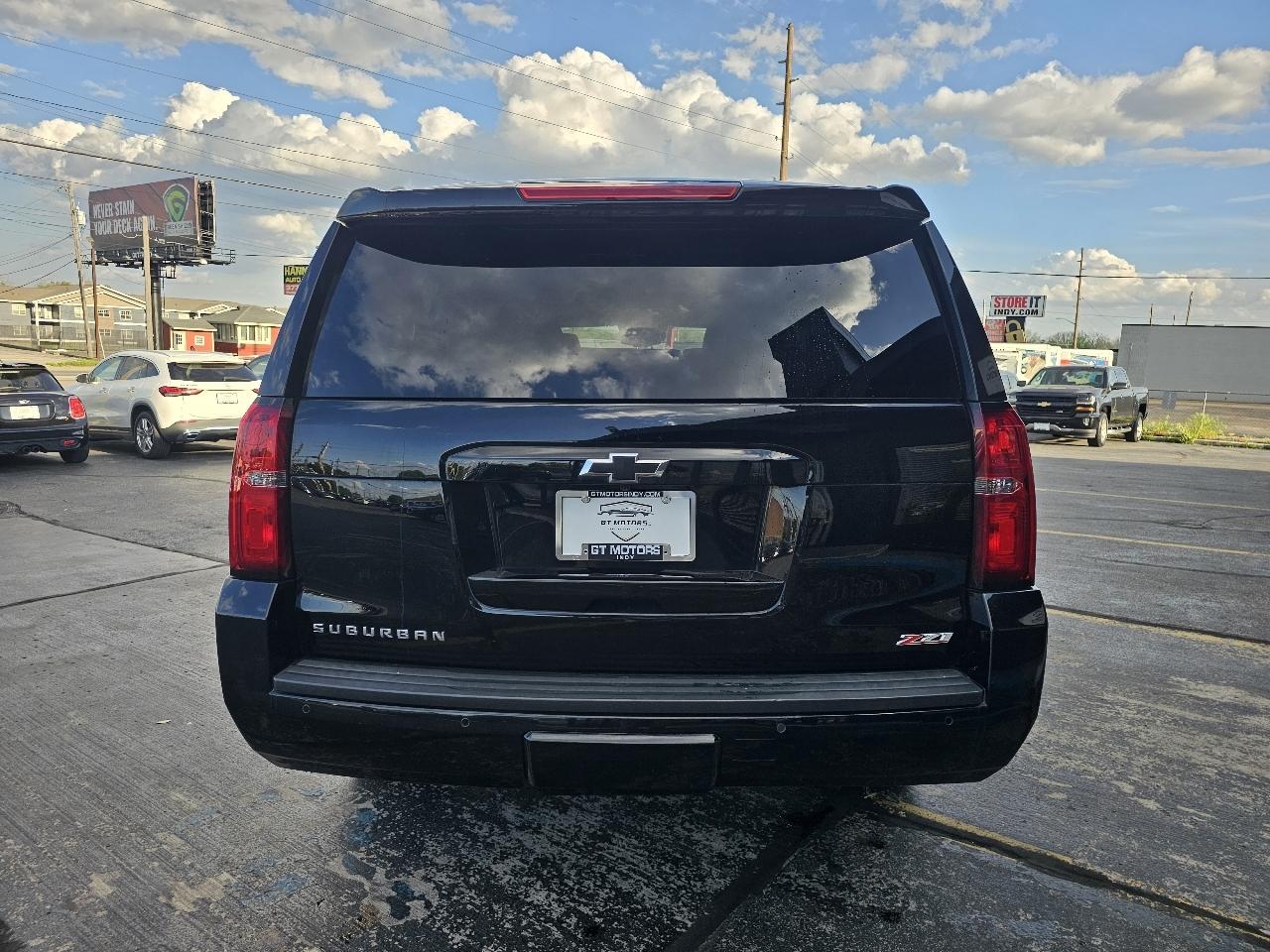 Chevrolet Suburban 4WD 4dr 1500 LT 2019