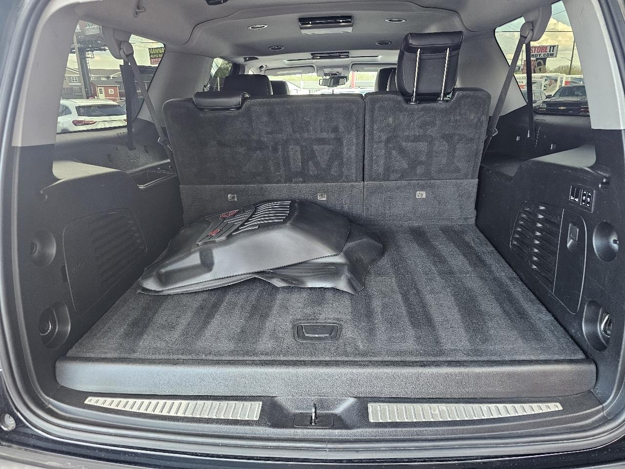 Chevrolet Suburban 4WD 4dr 1500 LT 2019