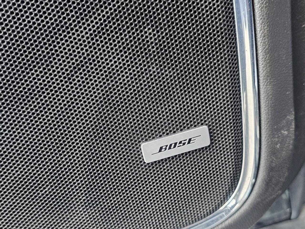 Chevrolet Suburban 4WD 4dr 1500 LT 2019