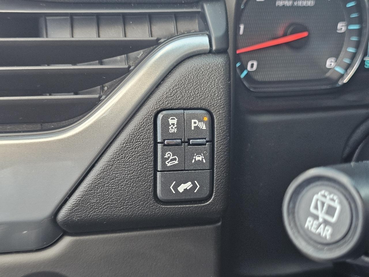 Chevrolet Suburban 4WD 4dr 1500 LT 2019