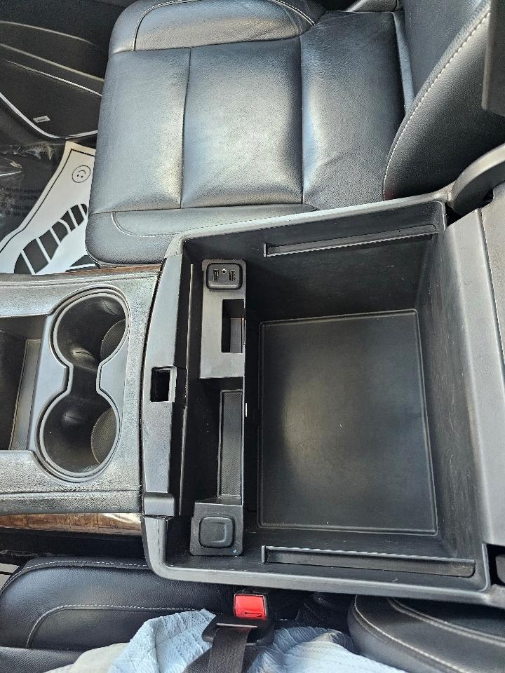 Chevrolet Suburban 4WD 4dr 1500 LT 2019