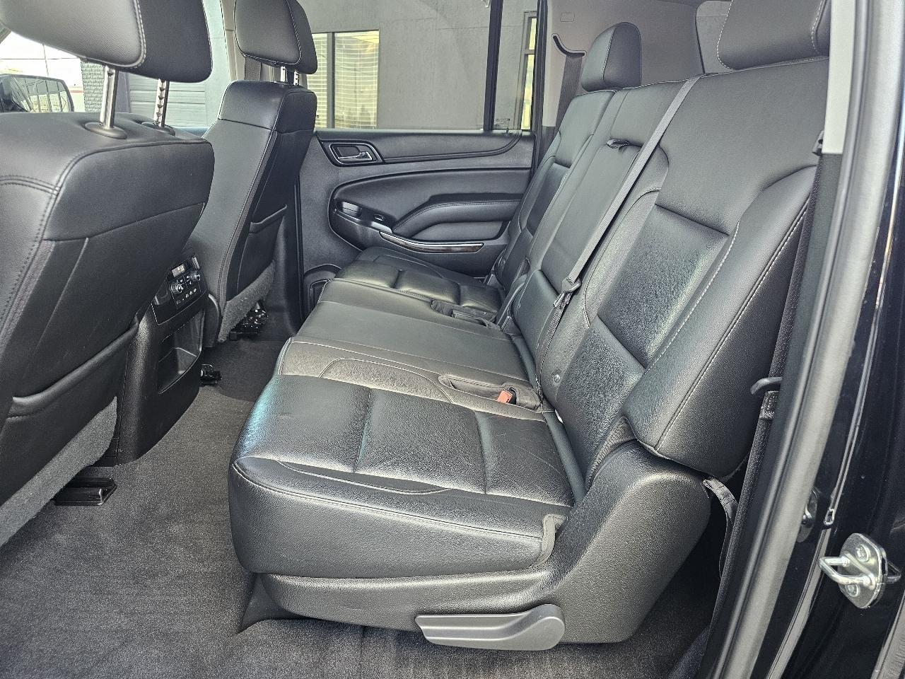 Chevrolet Suburban 4WD 4dr 1500 LT 2019
