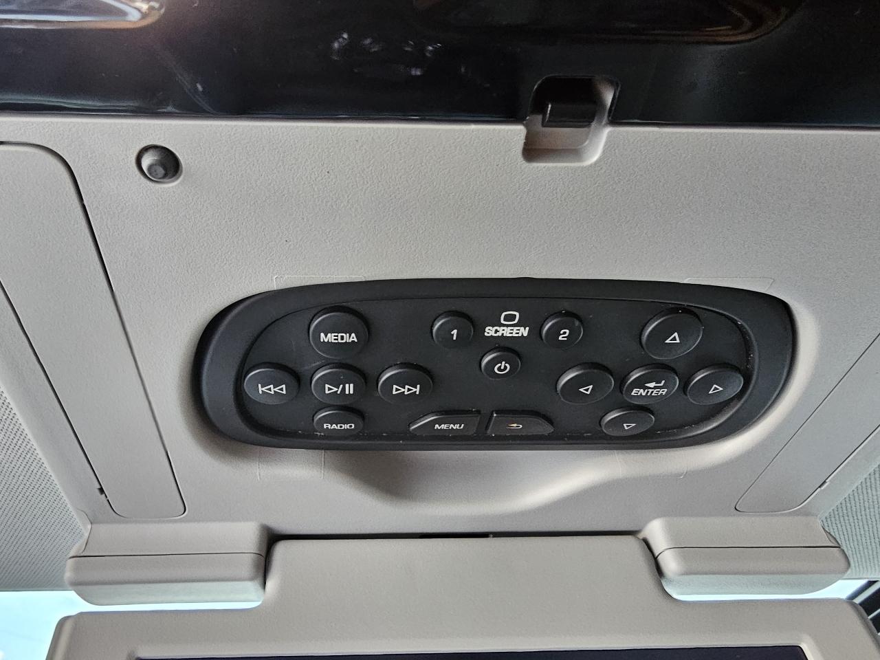 Chevrolet Suburban 4WD 4dr 1500 LT 2019