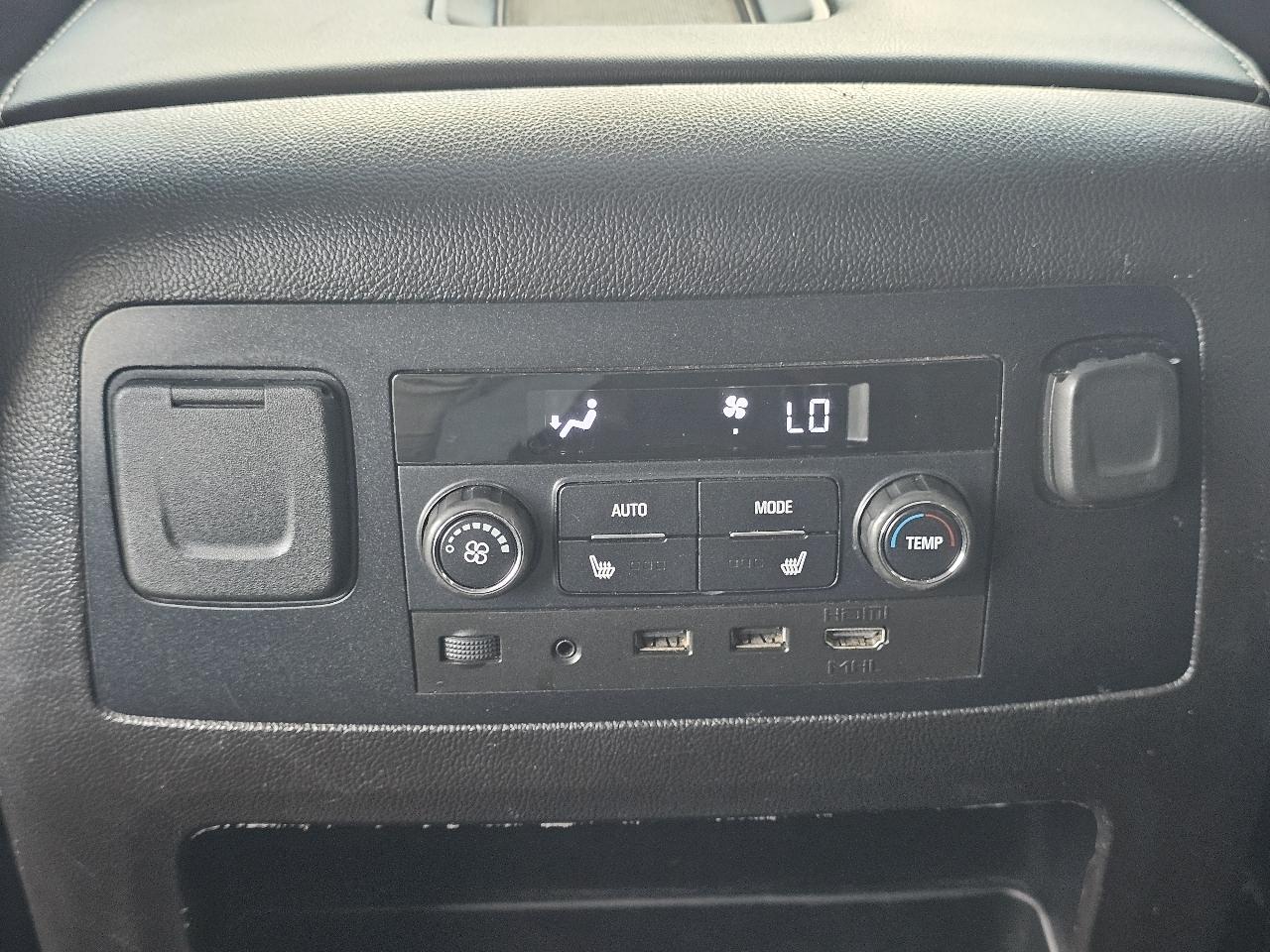 Chevrolet Suburban 4WD 4dr 1500 LT 2019