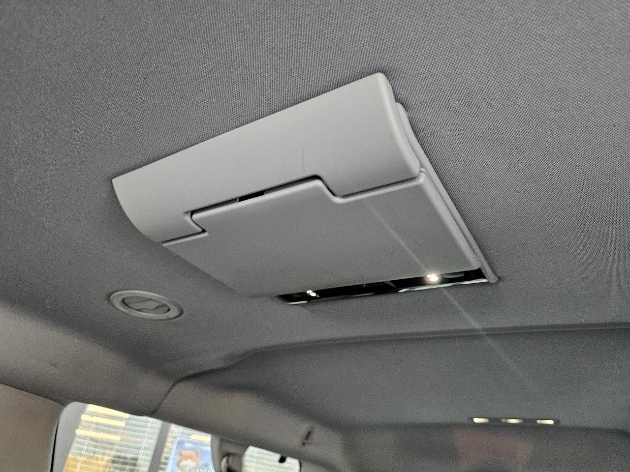 Chevrolet Suburban 4WD 4dr 1500 LT 2019