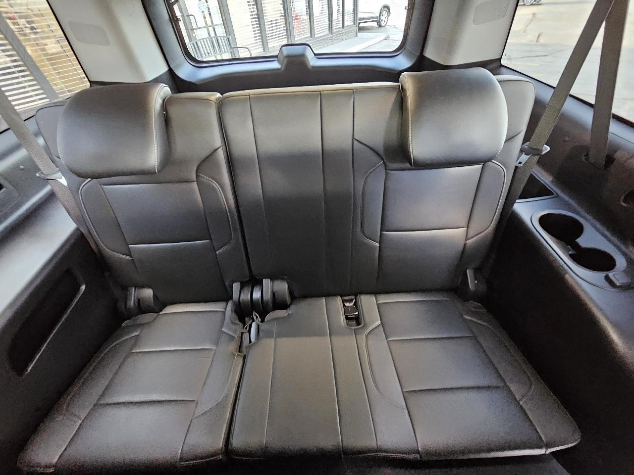 Chevrolet Suburban 4WD 4dr 1500 LT 2019