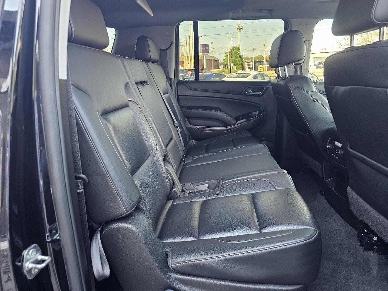 Chevrolet Suburban 4WD 4dr 1500 LT 2019