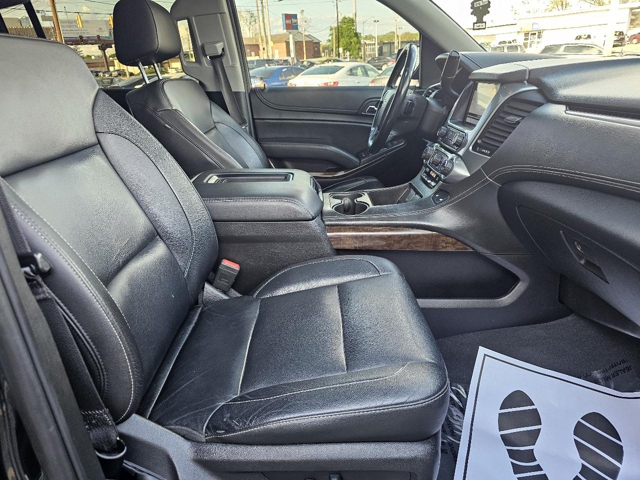 Chevrolet Suburban 4WD 4dr 1500 LT 2019