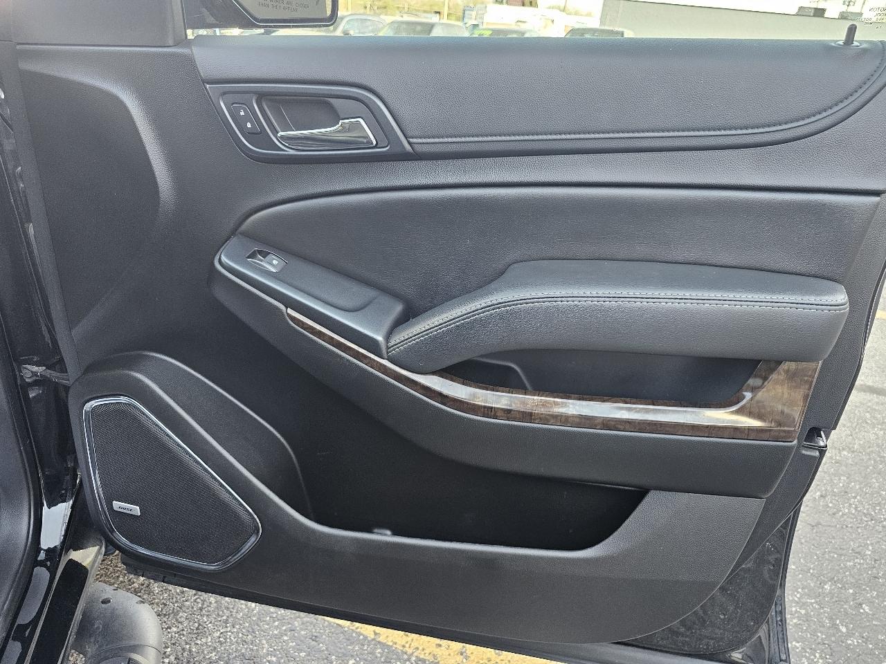 Chevrolet Suburban 4WD 4dr 1500 LT 2019