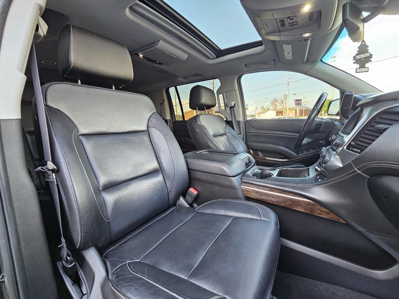 Chevrolet Suburban 4WD 4dr 1500 LT 2019