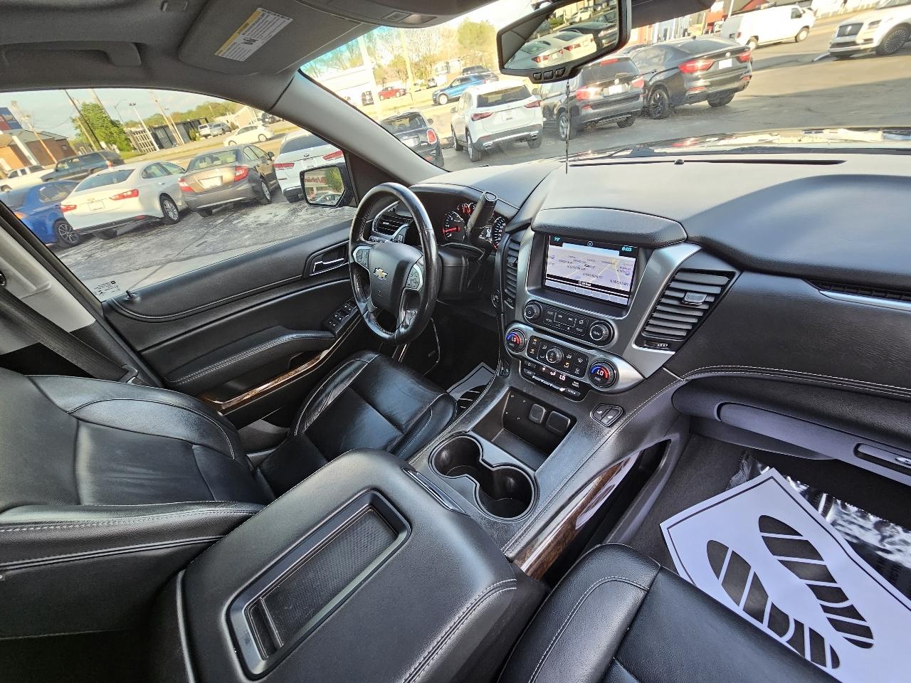 Chevrolet Suburban 4WD 4dr 1500 LT 2019