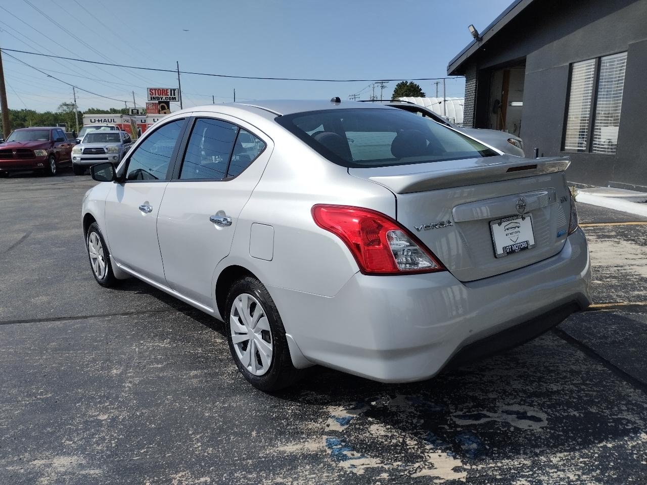 Nissan Versa 4dr Sdn CVT 1.6 SV 2016