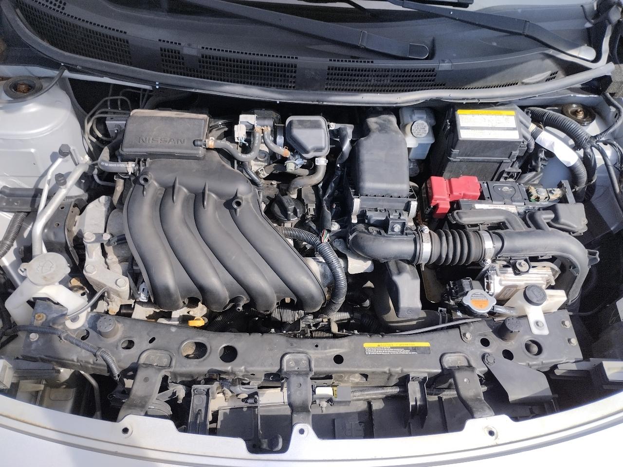 Nissan Versa 4dr Sdn CVT 1.6 SV 2016