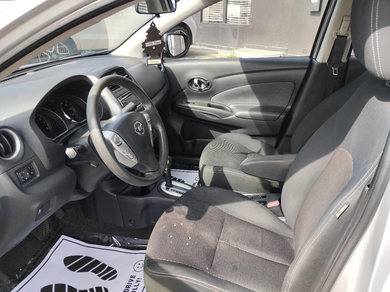 Nissan Versa 4dr Sdn CVT 1.6 SV 2016